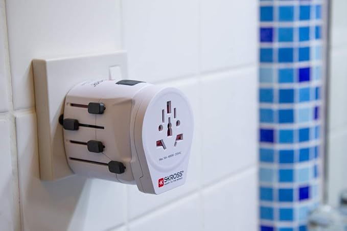 Skross Pro-World & USB Travel Adaptor, White