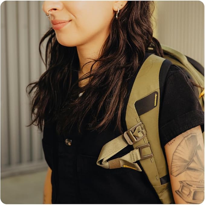 Peak Design Everyday Backpack Zip 20L, Kelp, 270-Degree Zip, Dual Side Pockets, FlexFold Dividers, Fits 15" Laptop, For Camera Carry, Daily Commutes or Travel, Versatile Backpack for Men and Women