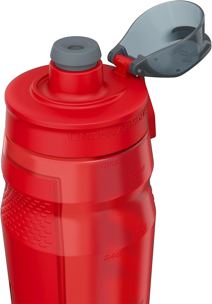 UNDER ARMOUR 32oz Playmaker Squeeze Water Bottle