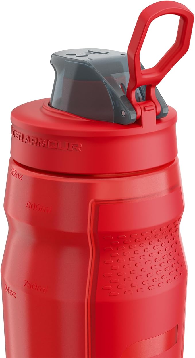 UNDER ARMOUR 32oz Playmaker Squeeze Water Bottle
