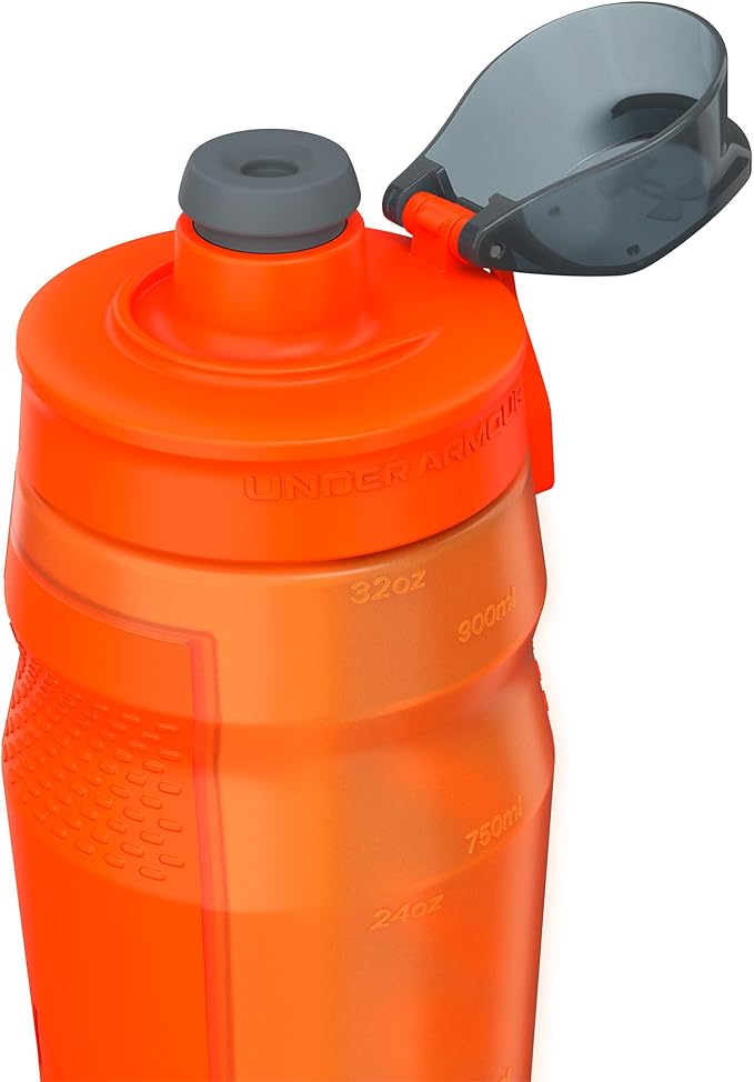 UNDER ARMOUR 32oz Playmaker Squeeze Water Bottle