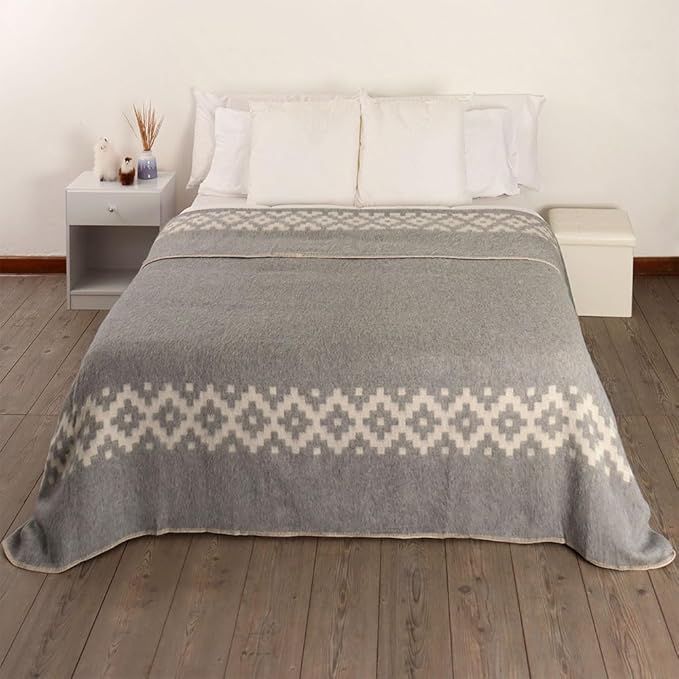 Thick Alpaca Wool Blanket Heavyweight Camping Outdoors Indoors Soft Peru King Size Ethnic Design (Soft Gray - Ivory, King Size)