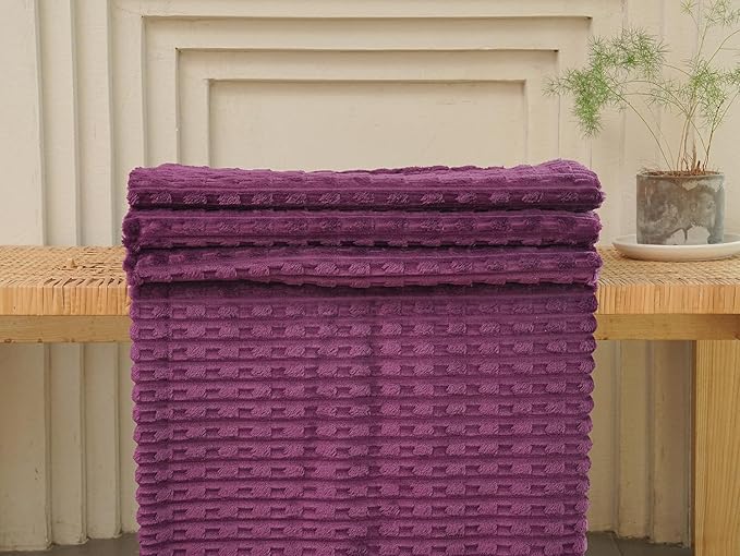 220 * 200CM Soft and Cozy Flannel Throw Blanket with New Stripe Design Lightweight and Warm Sofa Couch Blanket Suitable for Camping Home Hospital