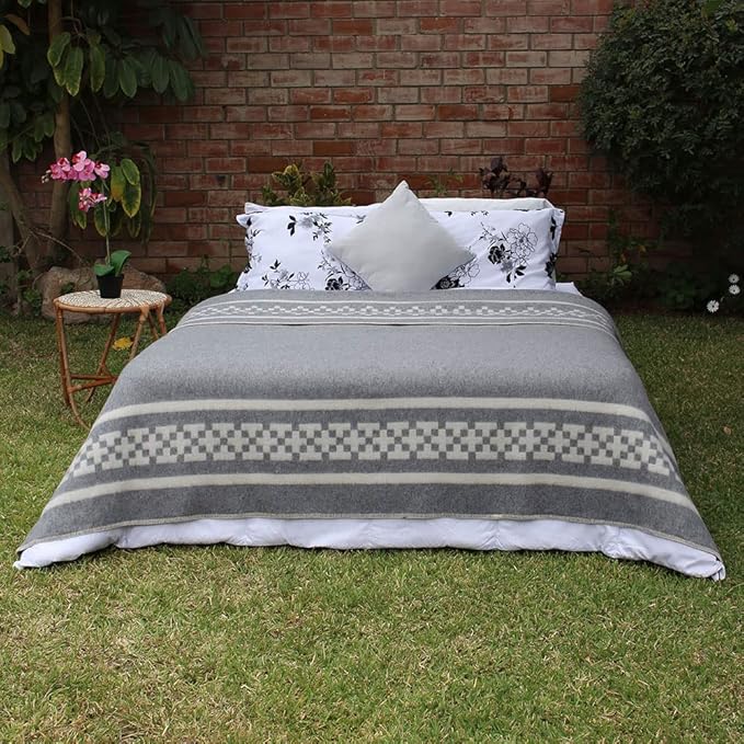 Inca Wall - Thick Alpaca Wool Blanket Heavyweight Camping Outdoors Indoors Soft Peru King Size New Ethnic Design (Soft Gray/Ivory, King Size)