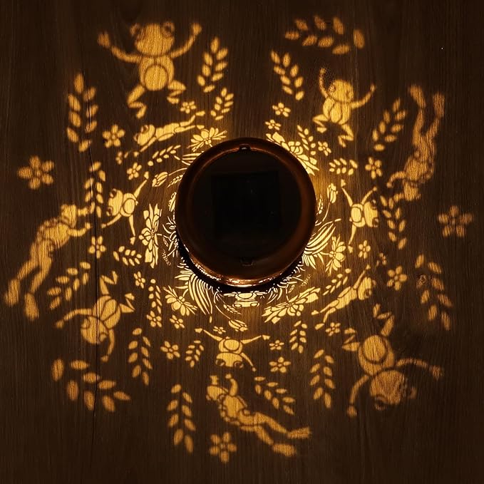 Frog Decoration Solar Lanterns Outdoor Waterproof Garden Decor Gifts for Women Mon Grandma Metal Hanging Solar Lights for Outside LED Lanterns for Yard, Patio, Lawn, Tabletop, Pathway