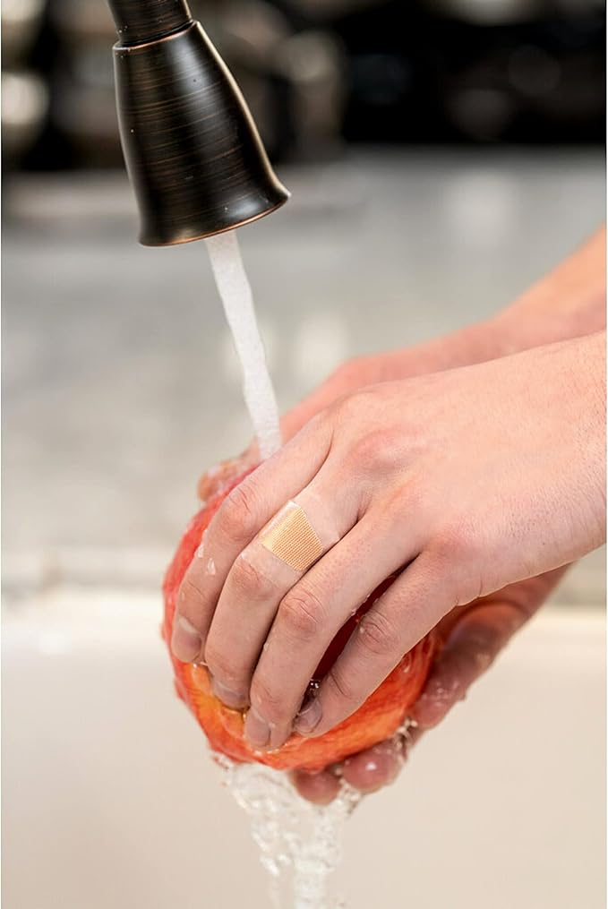 Nexcare Clear Waterproof Bandages: Assorted Sizes / 100-Pack (Clear)