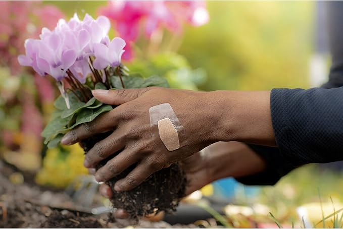 Nexcare Clear Waterproof Bandages: Assorted Sizes / 100-Pack (Clear)