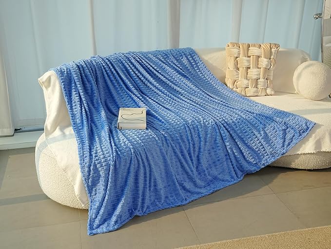 220 * 200CM Soft and Cozy Flannel Throw Blanket with New Stripe Design Lightweight and Warm Sofa Couch Blanket Suitable for Camping Home Hospital