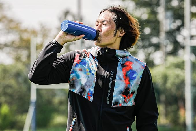 Under Armour Squeeze Water Bottles, 32 oz Water Bottles, Sideline Sports Water Bottle with Quick-Shot Lid, Quick & Easy Hydration, Gym Water Bottles, Squeeze Bottle, 1 32oz Bottle