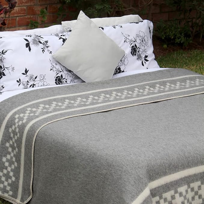 Inca Wall - Thick Alpaca Wool Blanket Heavyweight Camping Outdoors Indoors Soft Peru King Size New Ethnic Design (Soft Gray/Ivory, King Size)