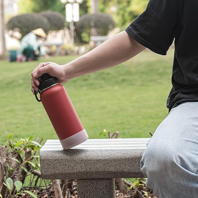 koodee Insulated Water Bottle, 32oz Stainless Steel Double Wall Vacuum Wide Mouth Sport Bottle with Leakproof Spout Lid (Canyon Red)