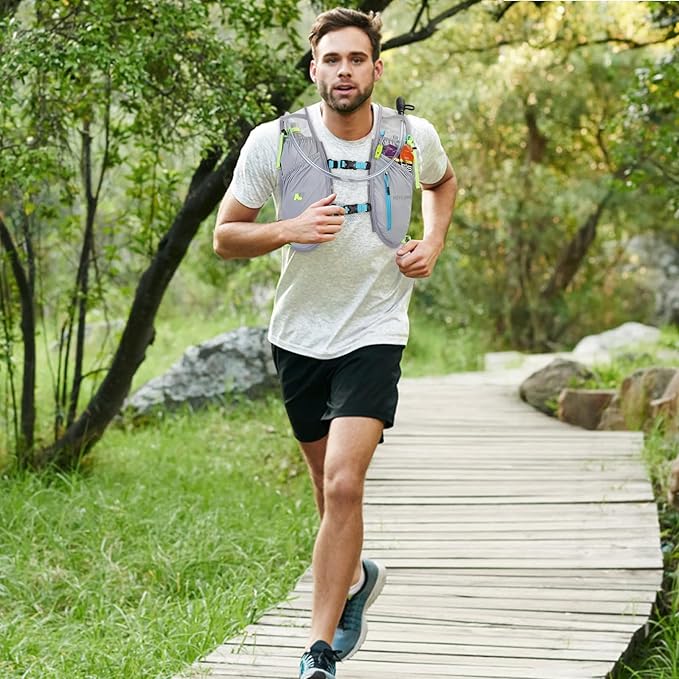 Waterproof Running Vest, 5.5L Breathable Running Hydration Vest with 1.5L Water Bladder, Water Vest for Hiking, Trail Marathon Race, Ideal for Women and Men