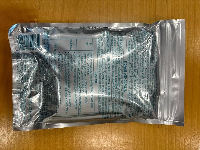 Avon Skin So Soft Bug Guard Plus Picaridin Towelettes - DEET-Free, Oil-Free, Resealable Bag with 16 Packets - Protection Against Mosquitoes, Deer Ticks, Gnats, No-Seeums, Sand Flies, and Biting Midges