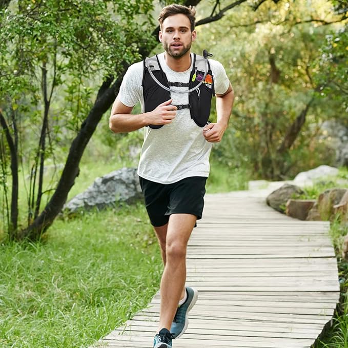 Waterproof Running Vest, 5.5L Breathable Running Hydration Vest with 1.5L Water Bladder, Water Vest for Hiking, Trail Marathon Race, Ideal for Women and Men