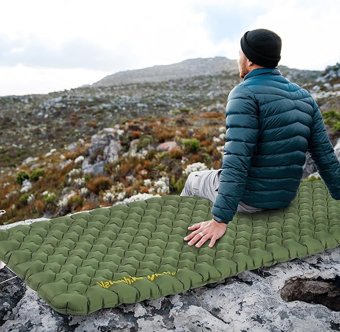 Naturehike 3.5LB Ultralight Insulated Double Sleeping Pad with R4.6, 3.2in Thickened NKTR™ AIR Inflatable Sleeping Mat for Camping, Hiking, Climbing with Inflatable Bag, 2 Person Green