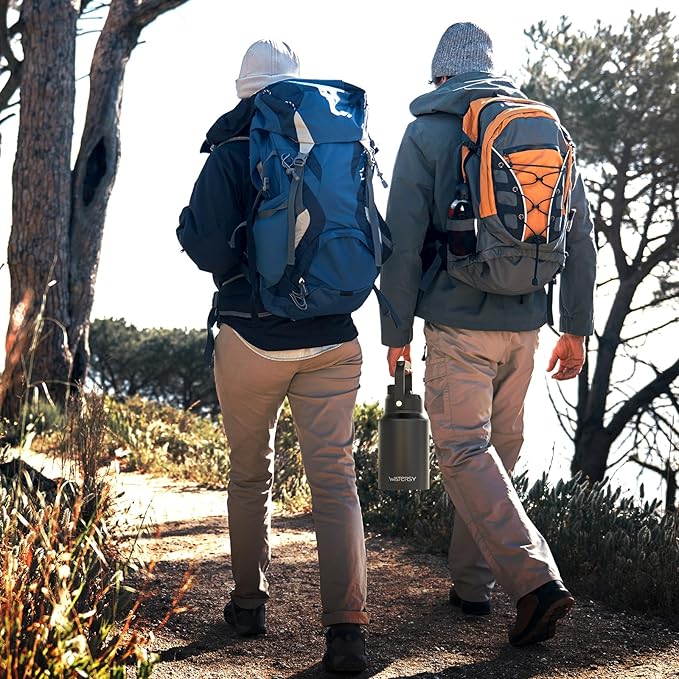 WATERSY Half Gallon Water Bottle Insulated(Cold for 48 Hrs),BPA Free&Leak Proof,64oz Stainless Steel Water Jug/Flask,Big thermo,Large Water Bottle with Handle for Gym,Hiking,Camping,Black