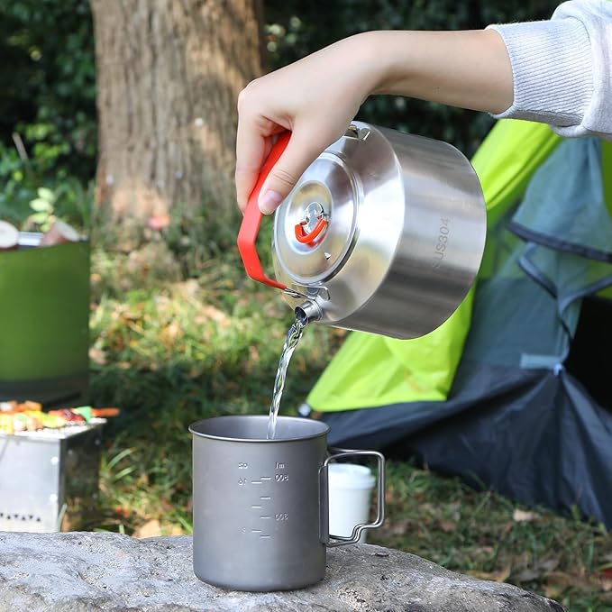 REDCAMP 1.6L Outdoor Camping Kettle, Lightweight Stainless Steel Water Pot with Carrying Bag, Compact Camp Tea Kettle Coffee Pot for Hiking Picnic Camping