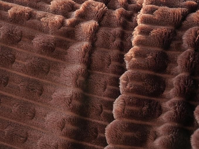 220 * 200CM Soft and Cozy Flannel Throw Blanket with New Stripe Design Lightweight and Warm Sofa Couch Blanket Suitable for Camping Home Hospital