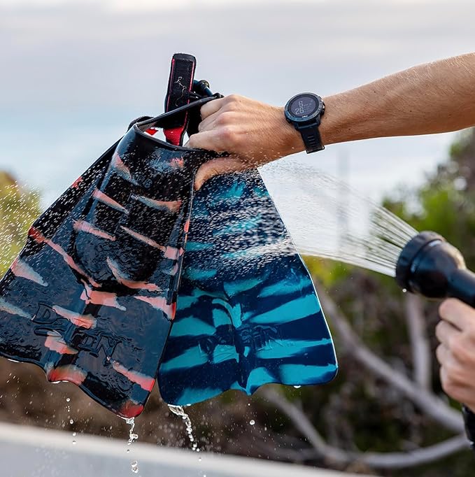 BeachBox Portable Shower Tank – Insulated Hot & Cold Water Tank for Camping, Beach, & Outdoor Adventures – 1.3 Gal Capacity – Multi-Spray Shower Gun – Easy Fill & Carry