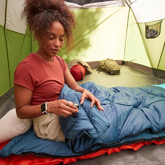 Coleman Kompact 20°F/30°F/40°F Sleeping Bag, Cool-Weather Adult Sleeping Bag with Heat Retention, Stuff Sack, & Snag-Free Zipper, Great for Camping, Sleepovers, Guests & More