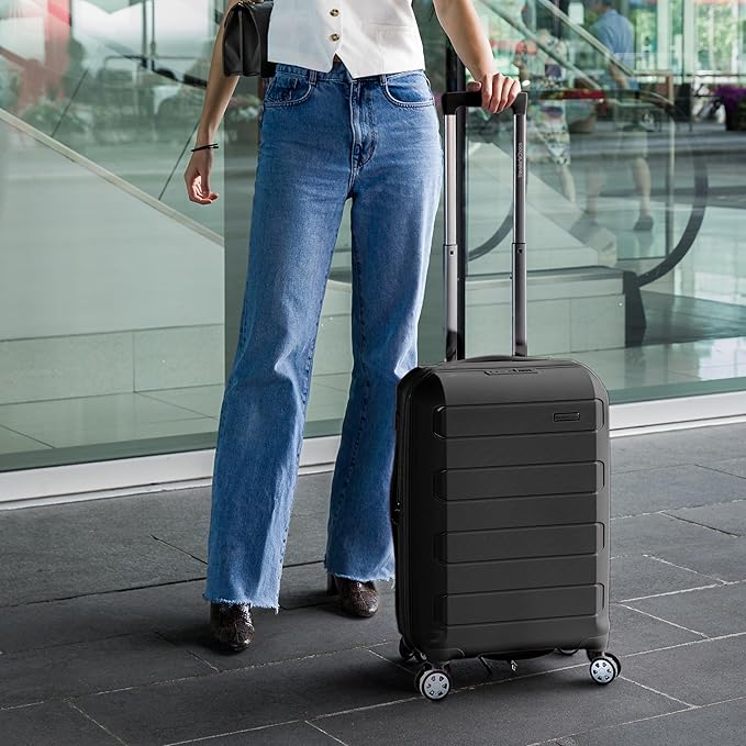 Traveler's Choice Pagosa Hardshell Expandable Luggage with Spinner Wheels, Black, 2-Piece Set (22/26)