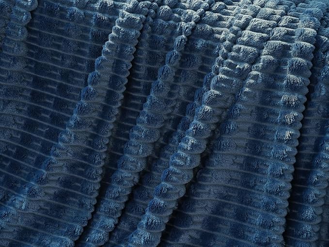 220 * 200CM Soft and Cozy Flannel Throw Blanket with New Stripe Design Lightweight and Warm Sofa Couch Blanket Suitable for Camping Home Hospital