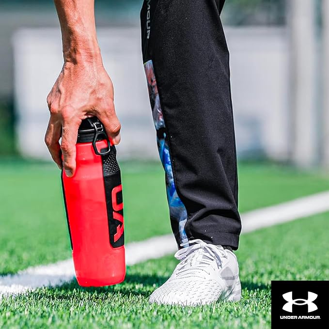 UNDER ARMOUR 32oz Playmaker Squeeze Water Bottle