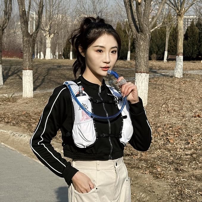 TRIWONDER Hydration Backpack Lightweight Water Pack for Men Women Hydration Pack for Cycling, Running, Hiking and Biking