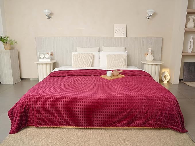 220 * 200CM Soft and Cozy Flannel Throw Blanket with New Stripe Design Lightweight and Warm Sofa Couch Blanket Suitable for Camping Home Hospital