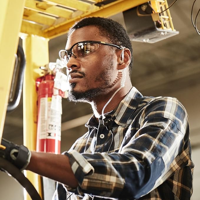 DEWALT FRS Walkie Talkies Long Range 2 Way Radio, 1 Watt, Waterproof & Rechargeable, 6 Pack with Gang Charger, DXFRS300-BCH6