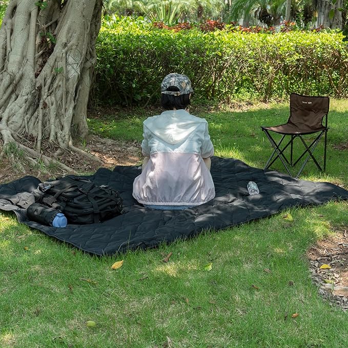 LOOGU Camo Blanket Waterproof Insulation Poncho Liner for Outdoor Camping, Hiking, Hunting, Survival, Backpacking, Picnicking