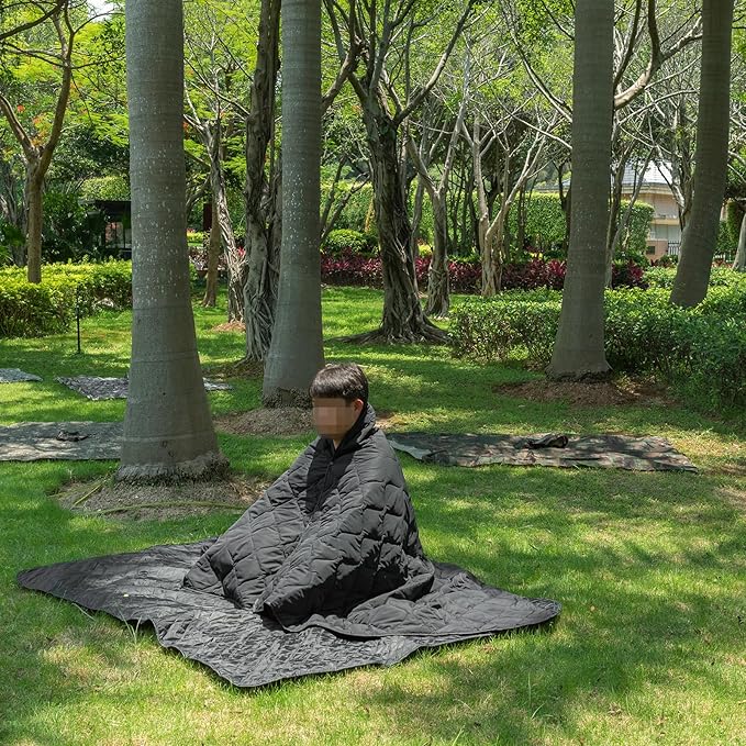 LOOGU Camo Blanket Waterproof Insulation Poncho Liner for Outdoor Camping, Hiking, Hunting, Survival, Backpacking, Picnicking