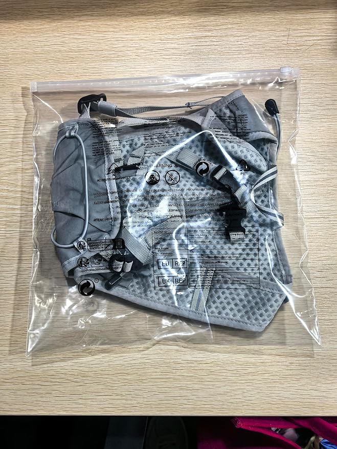 Running Vest for Women Men, Adjustable Chest Straps Running Hydration Vest with 1.5L Water Bladder, Lightweight Breathable Reflective Hydration Pack for Marathon, Trail, Hiking, Cycling