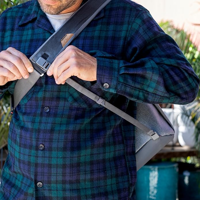 Peak Design Everyday Messenger V3 13L, Weatherproof Camera and Work Bag, Expandable, MagLatch Closure, Fits 13" Laptop