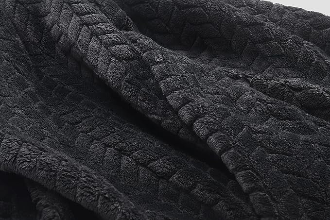 EverSnug Premium Travel Blanket Pillow - Soft 2 in 1 Airplane Blanket with Soft Bag Pillowcase, Hand Luggage Sleeve and Backpack Clip (Black)