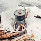 Überleben | Kessel Camp Kettle – 37 fl oz (1.1L) Camping Pot with Locking Lid, Hanger & Canvas Bag – Bushcraft Coffee & Tea Kettle, Outdoor Cooking Camping Essentials