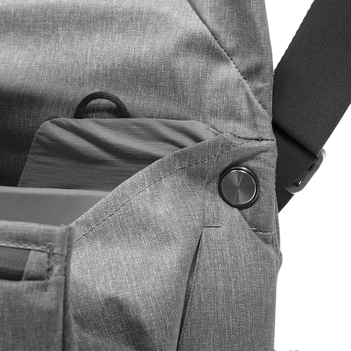 Peak Design Everyday Messenger V3 13L, Weatherproof Camera and Work Bag, Expandable, MagLatch Closure, Fits 13" Laptop