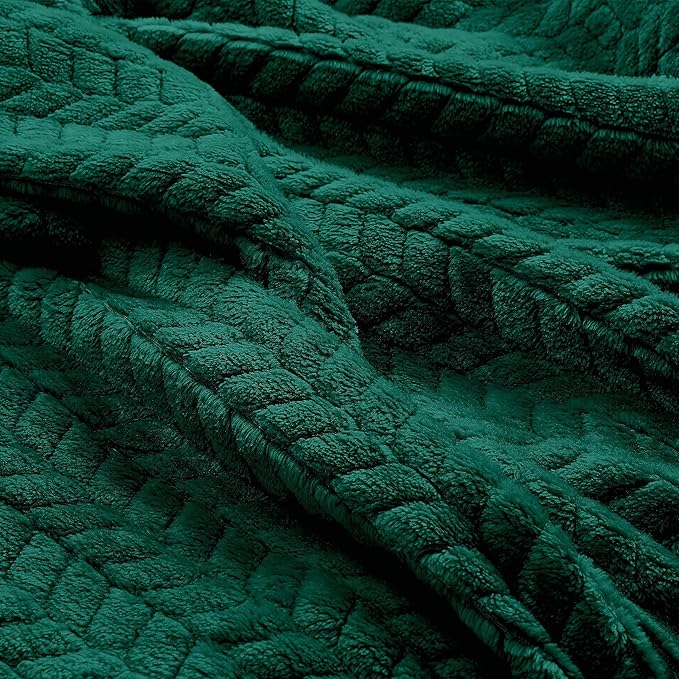 EverSnug Premium Travel Blanket Pillow - Soft 2 in 1 Airplane Blanket with Soft Bag Pillowcase, Hand Luggage Sleeve and Backpack Clip (Forest Green)